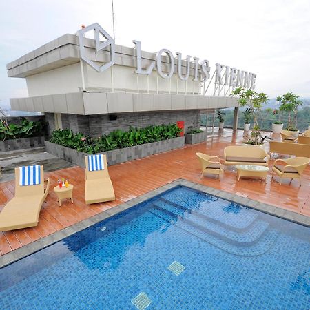 Louis Kienne Hotel Pandanaran Semarang Exterior photo